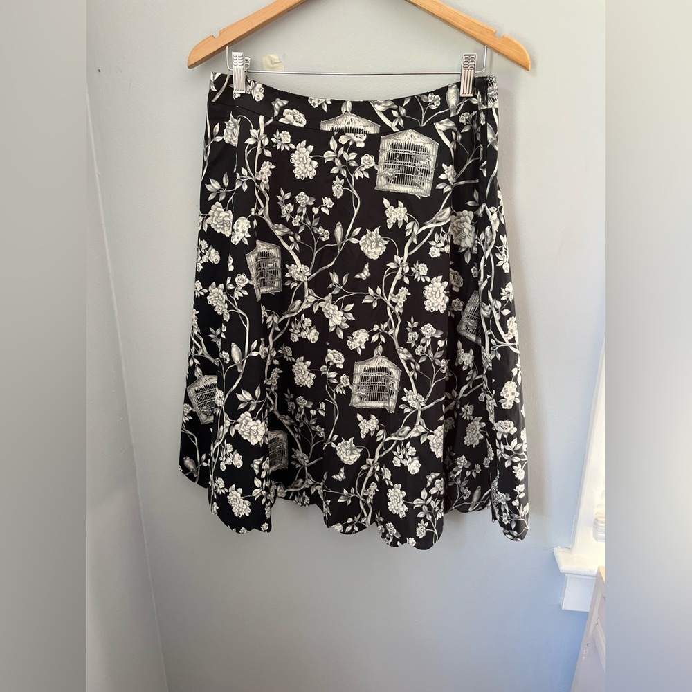 TALBOTS, BLACK AND WHITE, FLORAL BIRDCAGE, SCALLOPED SKIRT